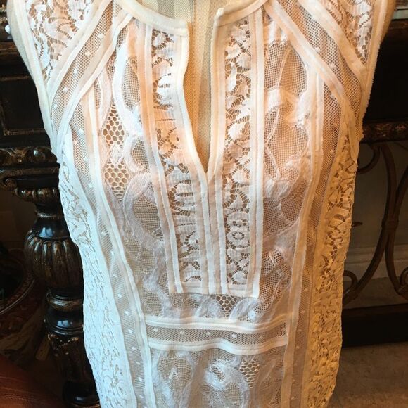 BCBG BLOUSE w Beautiful Detail - Picture 4 of 11